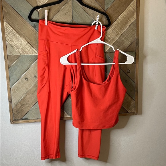 Old Navy Other - Bold Red High-Waisted Leggings with Matching Sports Bra Tank, size L
